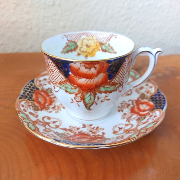 Vintage Bell China Teacup - Picture 1 of 4